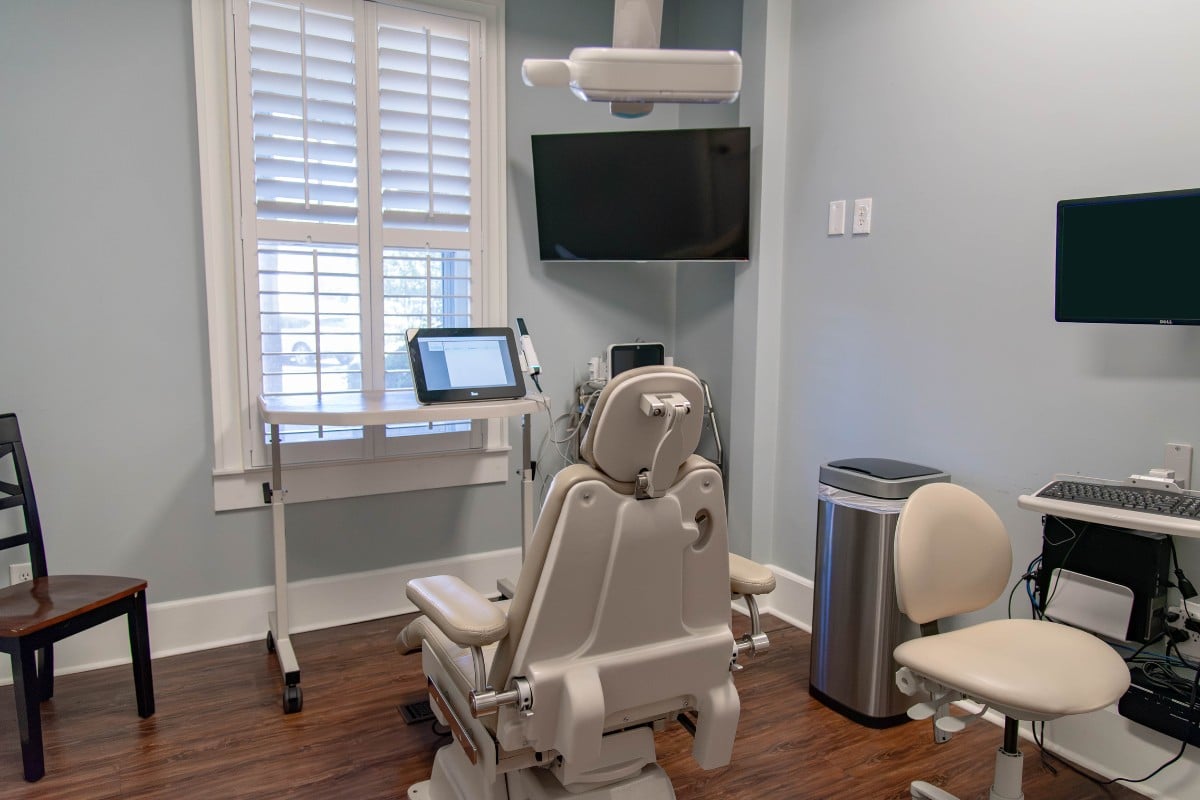 Grosso-orthodontics-georgetown-exam-room Modern orthodontic exam room at grosso orthodontics in georgetown, sc.