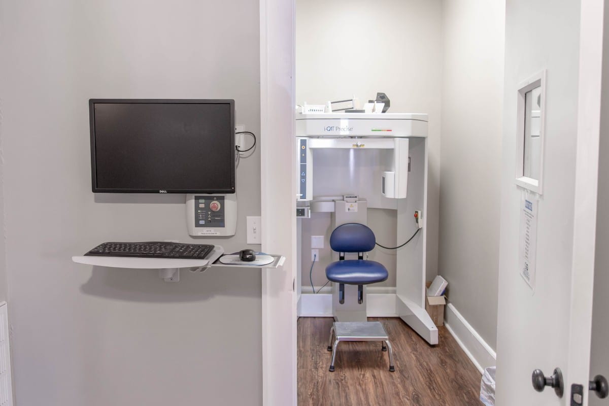 Grosso-orthodontics-georgetown-icat-imaging-room I-cat orthodontic imaging technology at grosso orthodontics in georgetown, sc.