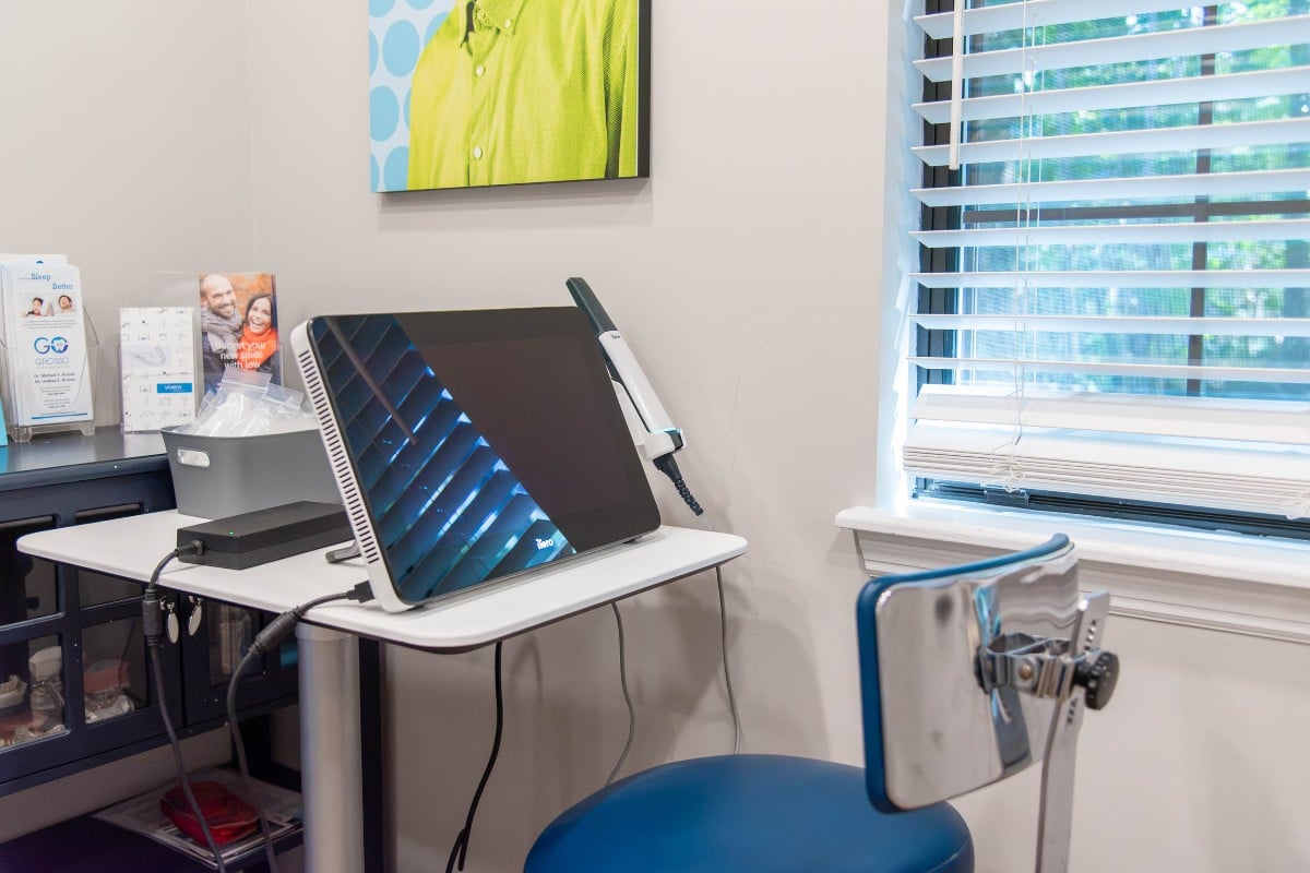 Grosso-orthodontics-moncks-corner-digital-scanner Digital orthodontic scanner at grosso orthodontics in moncks corner, sc.