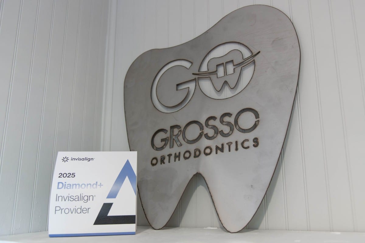 Grosso-orthodontics-moncks-corner-invisalign-provider Grosso orthodontics logo and 2025 diamond plus invisalign provider display in moncks corner, sc.