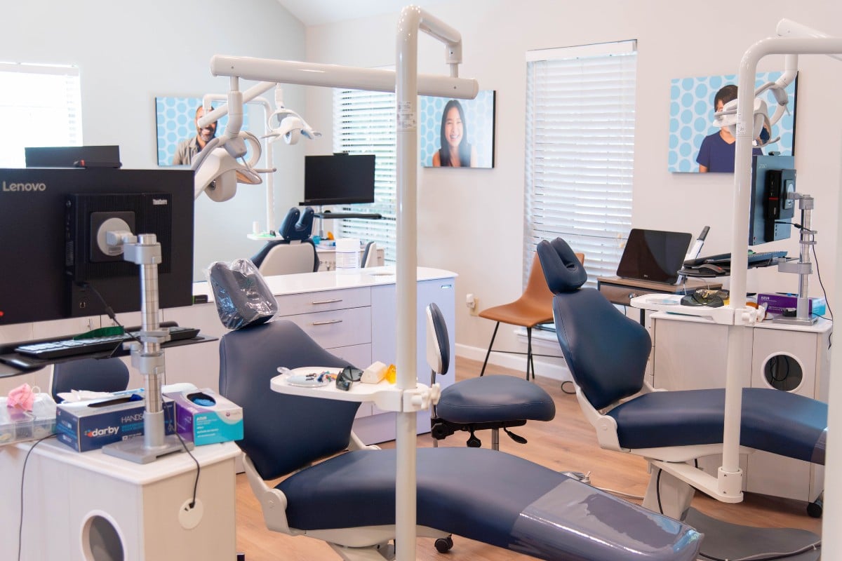 Grosso-orthodontics-moncks-corner-treatment-area Open orthodontic treatment area at grosso orthodontics in moncks corner, sc.
